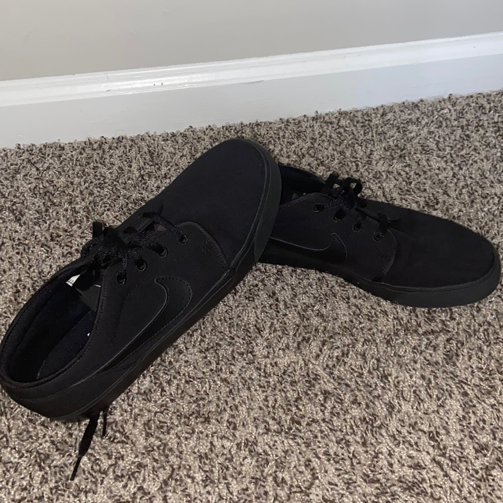 Nike low top